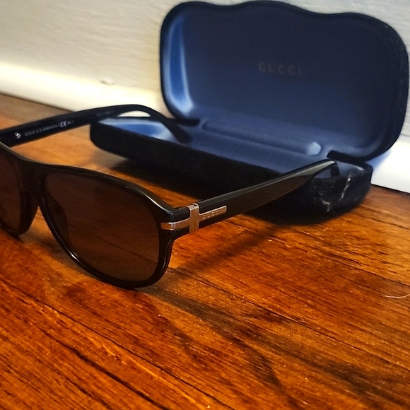 ๐H.P๐ ๐EUC Authentic Gucci Unisex Aviator Sunglasses with Case - Picture 3 of 8